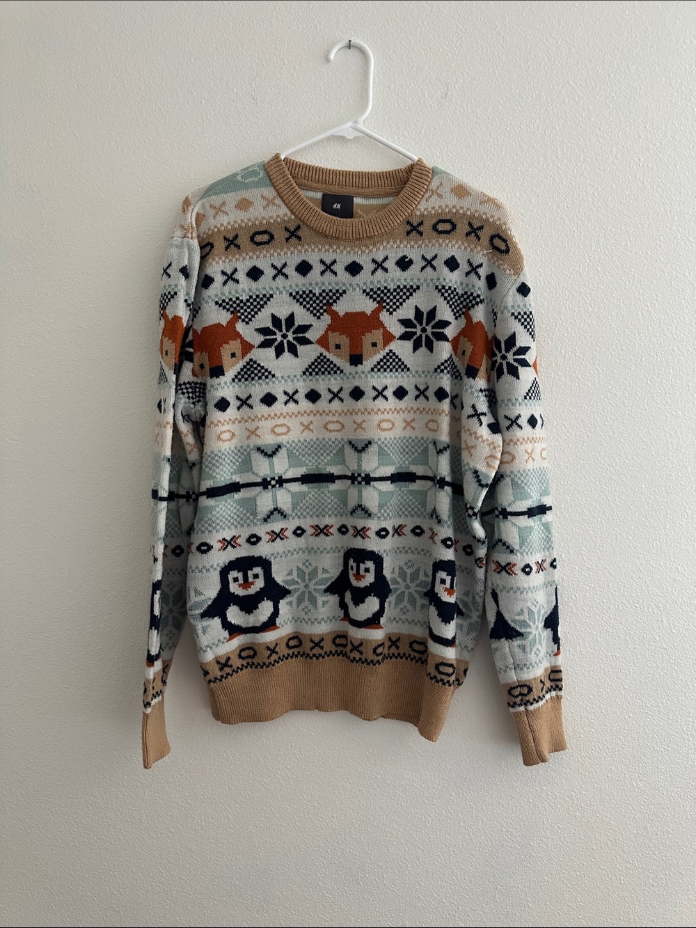 H&M Penguin & Fox Crewneck Sweater - L large